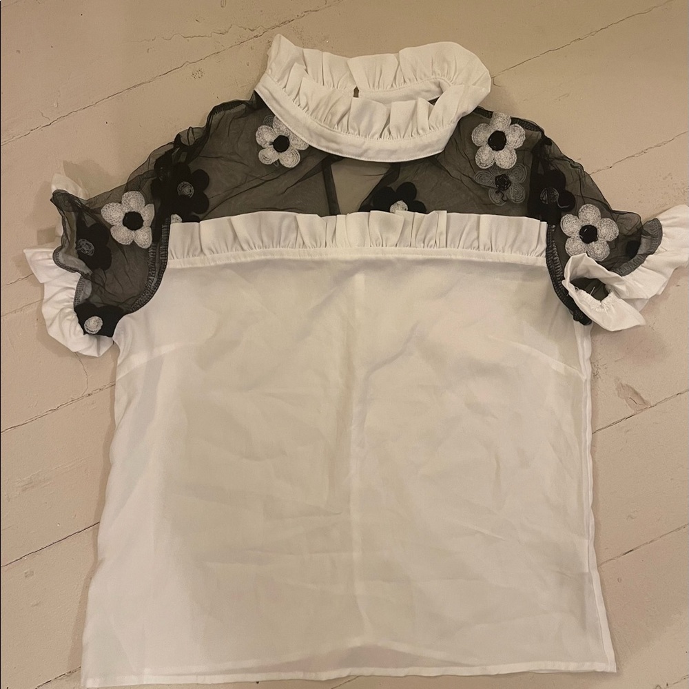 Amazon | Spring Flower Blouse | Black and White | Small